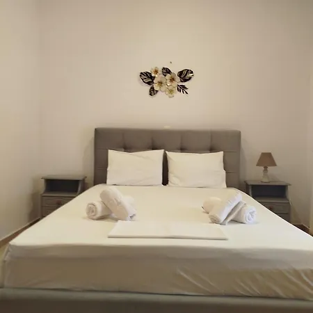 Margarita's * Skyros